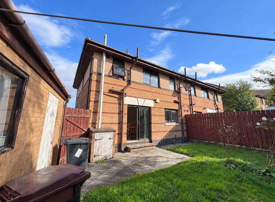 114 Laurelgrove Dale, Belfast, BT8 6ZF