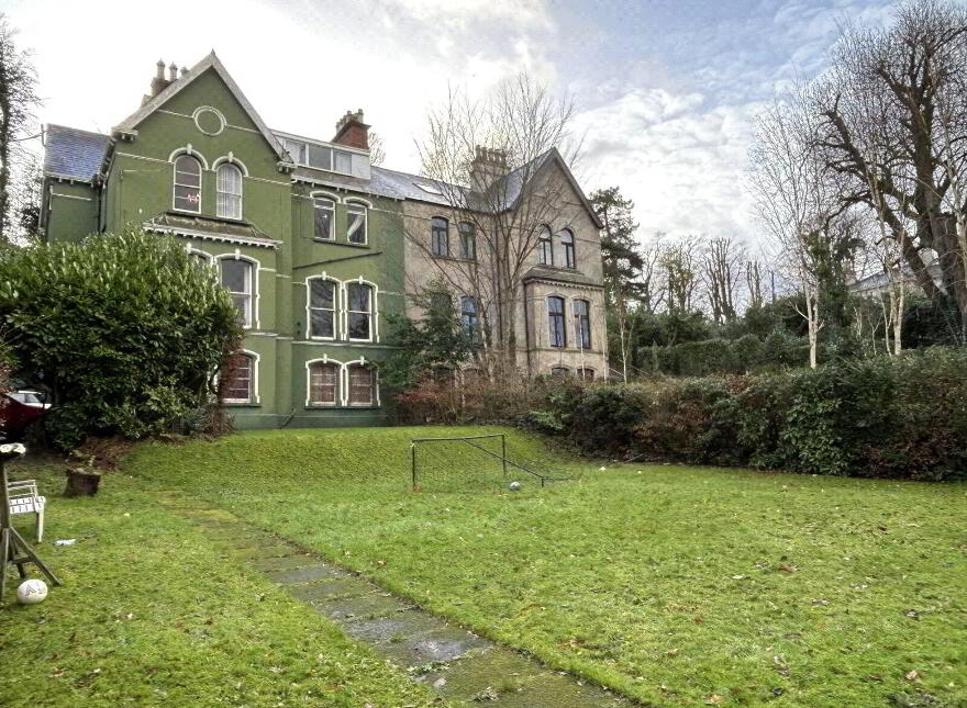 25 Notting Hill, Belfast, BT9 5NS