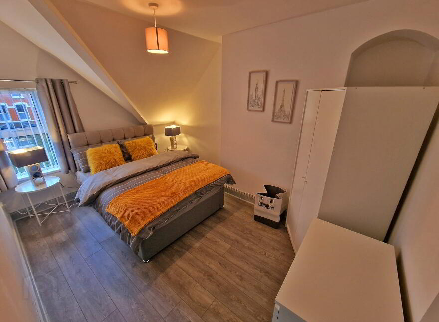 Apt For Rent, Apt 3 81 South Parade, Belfast, BT7 2GN