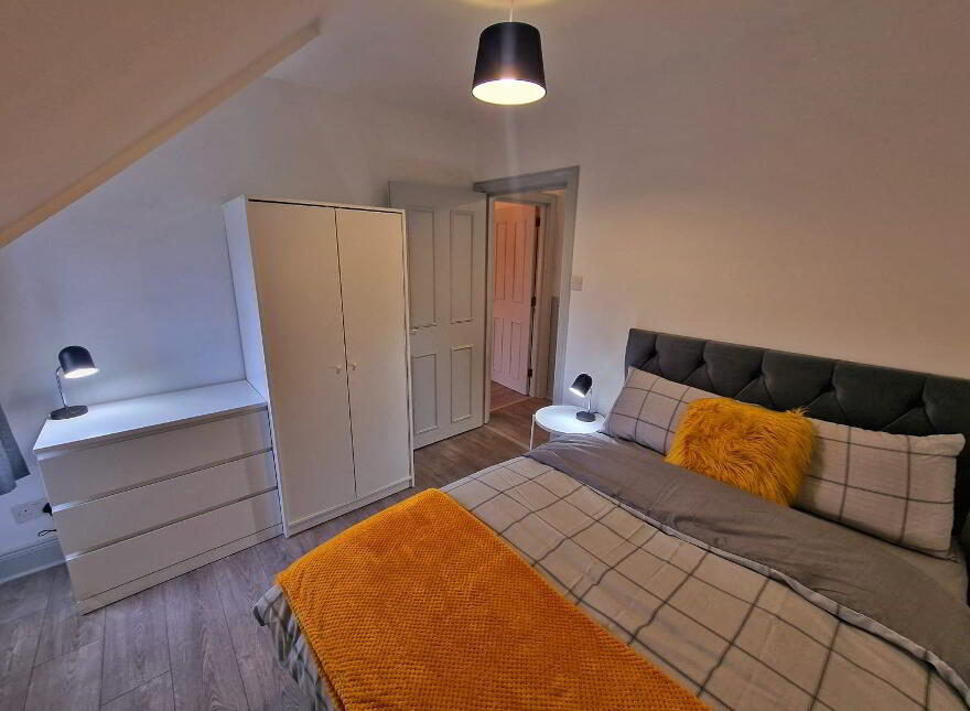 Apt For Rent, Apt 3 81 South Parade, Belfast, BT7 2GN