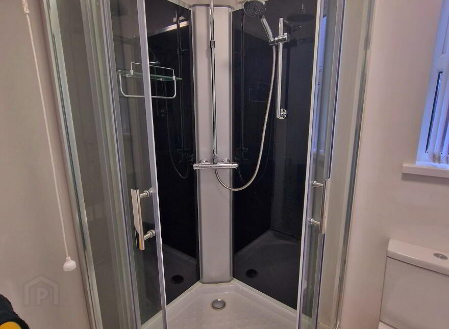 Apt For Rent, Apt 3 81 South Parade, Belfast, BT7 2GN