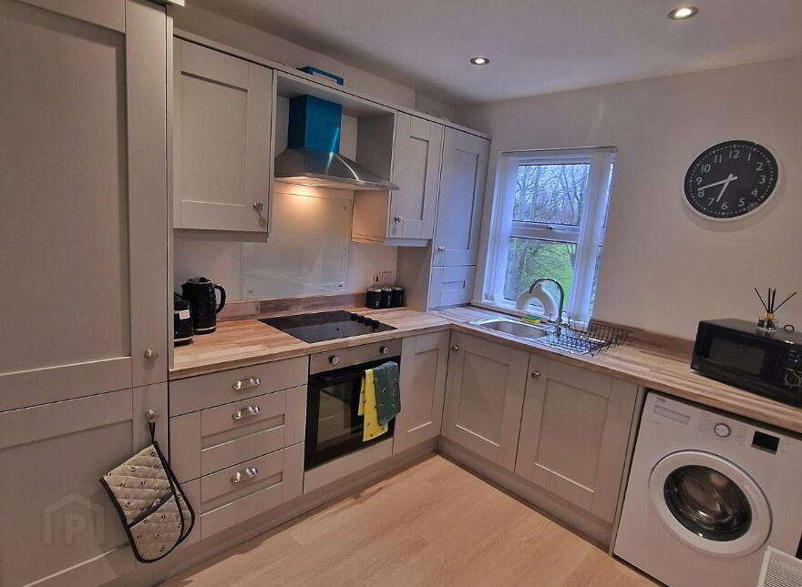 Apt For Rent, Apt 3 81 South Parade, Belfast, BT7 2GN