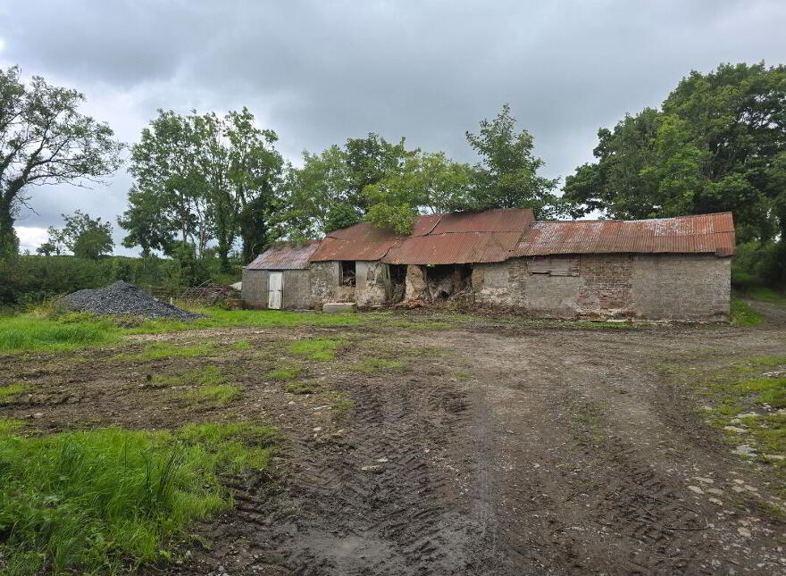 Land, & Yard With Outbuildings @derryhaw Road, Armagh, BT60 4RY