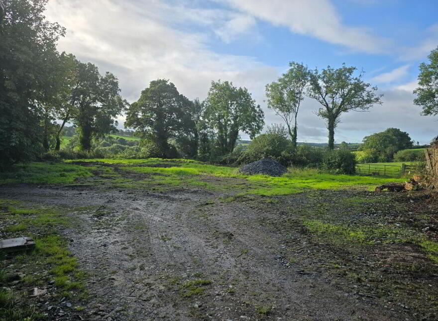 Land, & Yard With Outbuildings @derryhaw Road, Armagh, BT60 4RY
