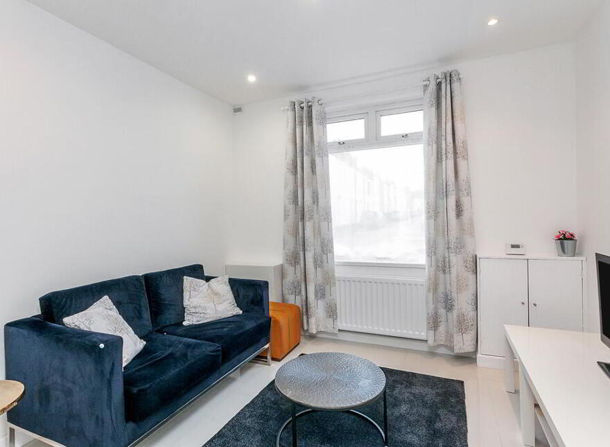 27 Maryville Avenue, Lisburn Road, Belfast, BT9 7HE