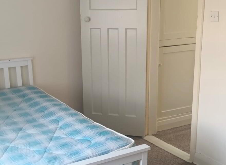 26 St Judes Crescent, Belfast, BT7 2GW