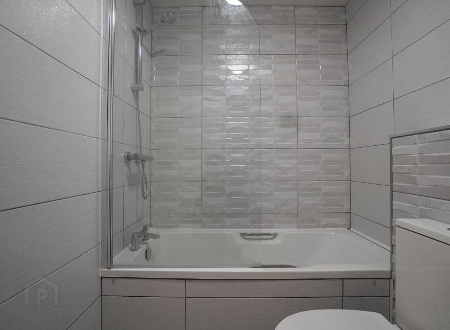 Flat 5 University Court, 3-5 University Road, Belfast, BT7 1NA