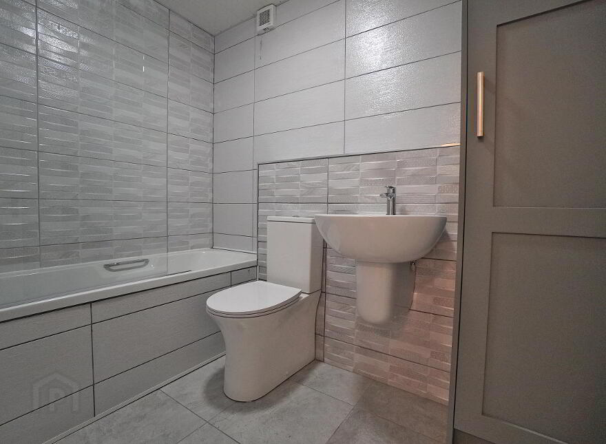 Flat 5 University Court, 3-5 University Road, Belfast, BT7 1NA