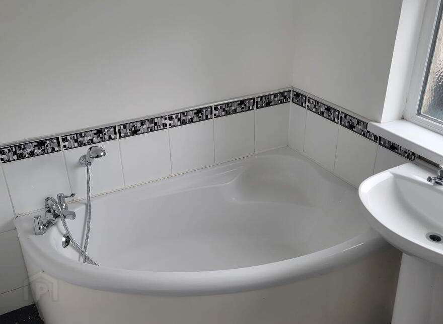 15 Gardenmore Place, Larne, BT40 1SE