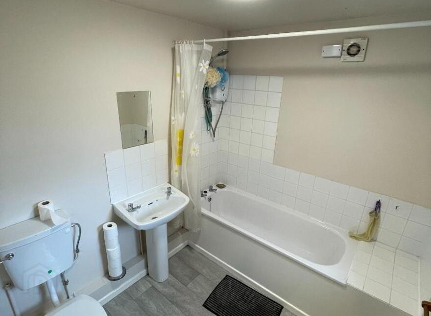 196 Tates Avenue, Belfast, BT12 6ND