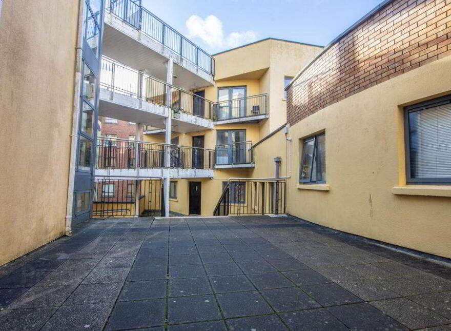 Apartment 10 O'Connell Court, Waterford City photo