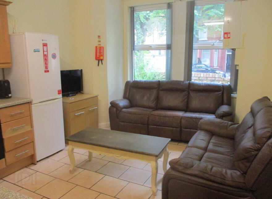 Three Great Apartments, 79 University Avenue, Queens Quarter, Belfast, BT7 1GX
