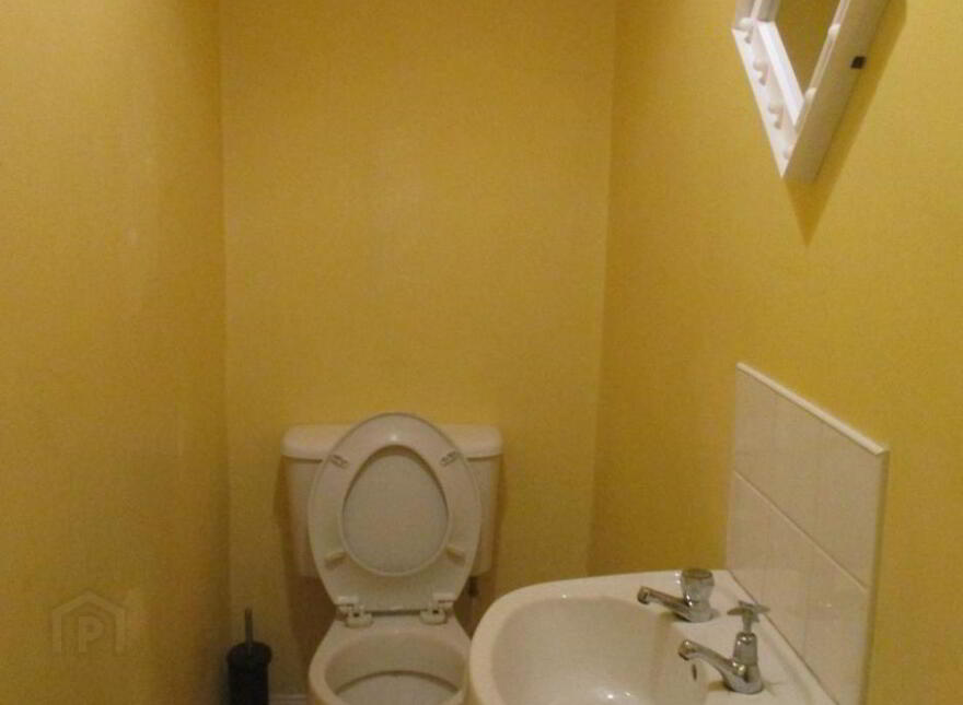 Three Great Apartments, 79 University Avenue, Queens Quarter, Belfast, BT7 1GX