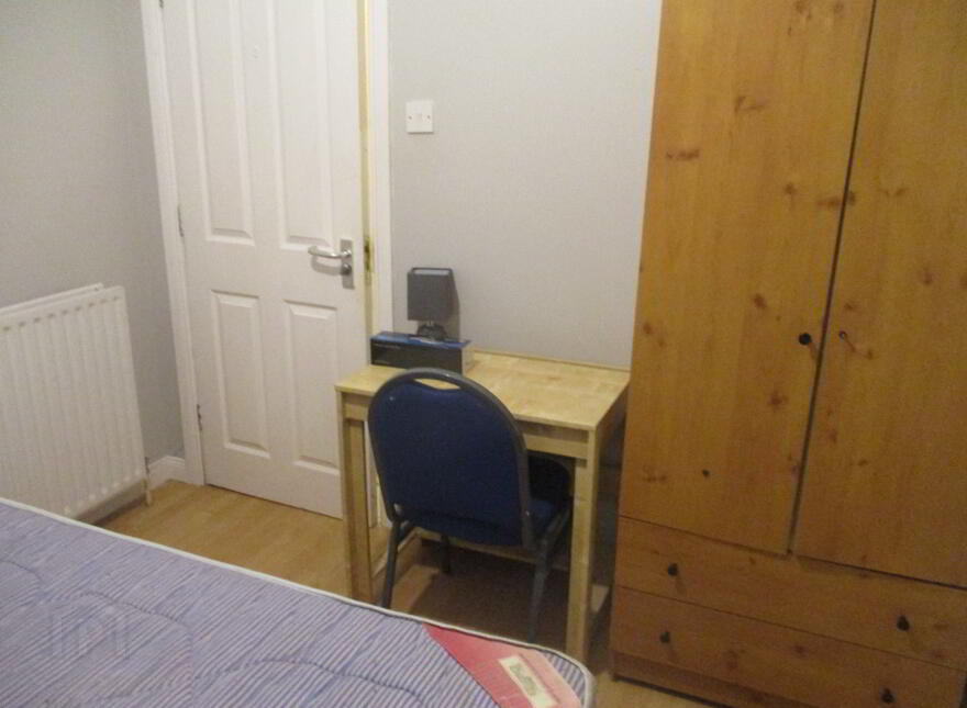Three Great Apartments, 79 University Avenue, Queens Quarter, Belfast, BT7 1GX