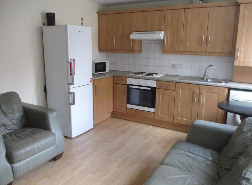 Three Great Apartments, 79 University Avenue, Queens Quarter, Belfast, BT7 1GX