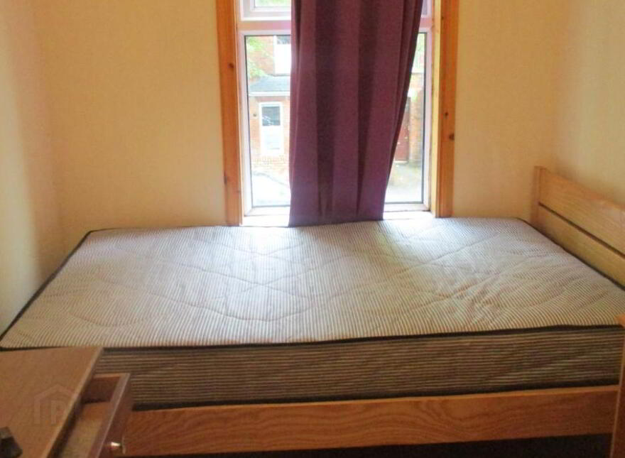 Three Great Apartments, 79 University Avenue, Queens Quarter, Belfast, BT7 1GX