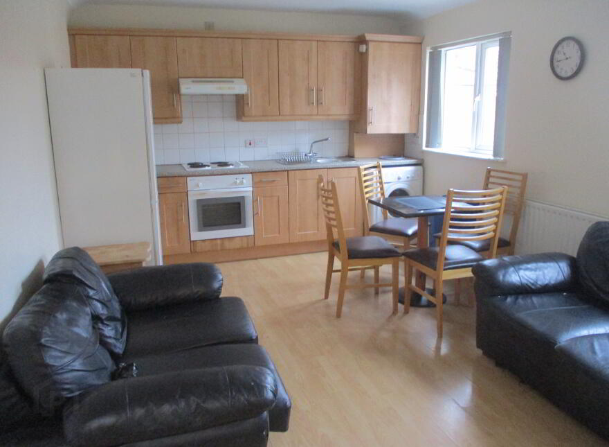 Three Great Apartments, 79 University Avenue, Queens Quarter, Belfast, BT7 1GX