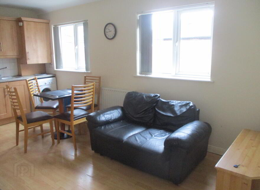 Three Great Apartments, 79 University Avenue, Queens Quarter, Belfast, BT7 1GX