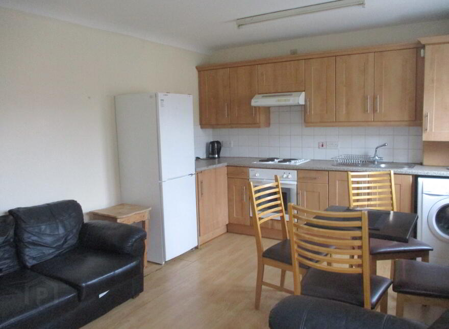 Three Great Apartments, 79 University Avenue, Queens Quarter, Belfast, BT7 1GX