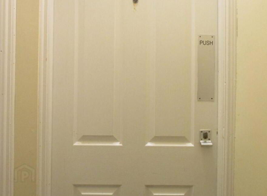 Three Great Apartments, 79 University Avenue, Queens Quarter, Belfast, BT7 1GX