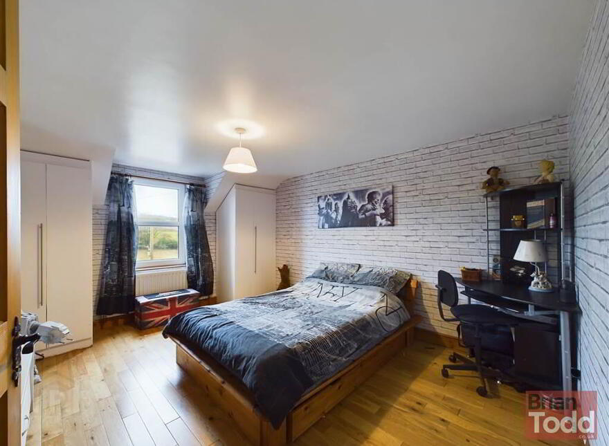 Quinton Avenue, Magheramorne, Larne, BT40 3JH