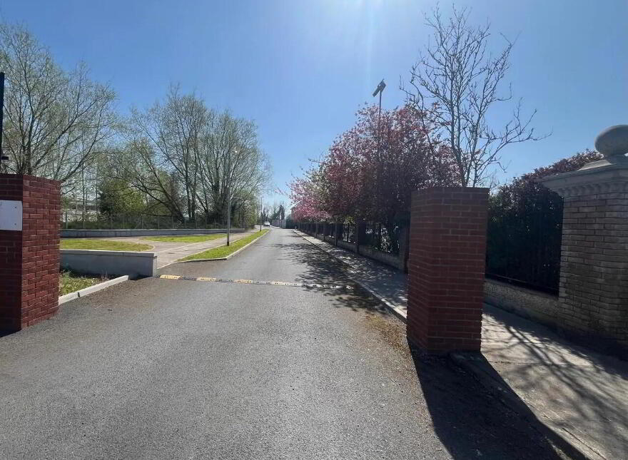 16-25 The Lodges, Dublin Road, Nenagh