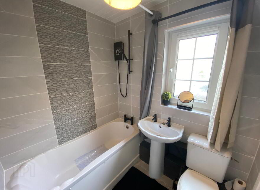 Apt 2 Ashley Court, 6-10 Ashley Avenue, Belfast, BT9 7NG
