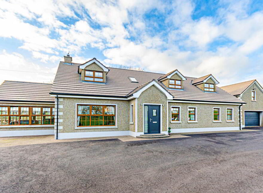 84 Magherabeg Road, Dromore, BT25 1SX photo