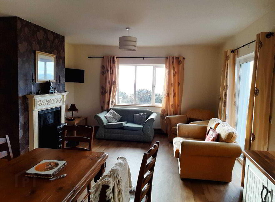 Stantons Brae House, Greaghnageeragh, Ballyfarnon, Boyle, F52P972