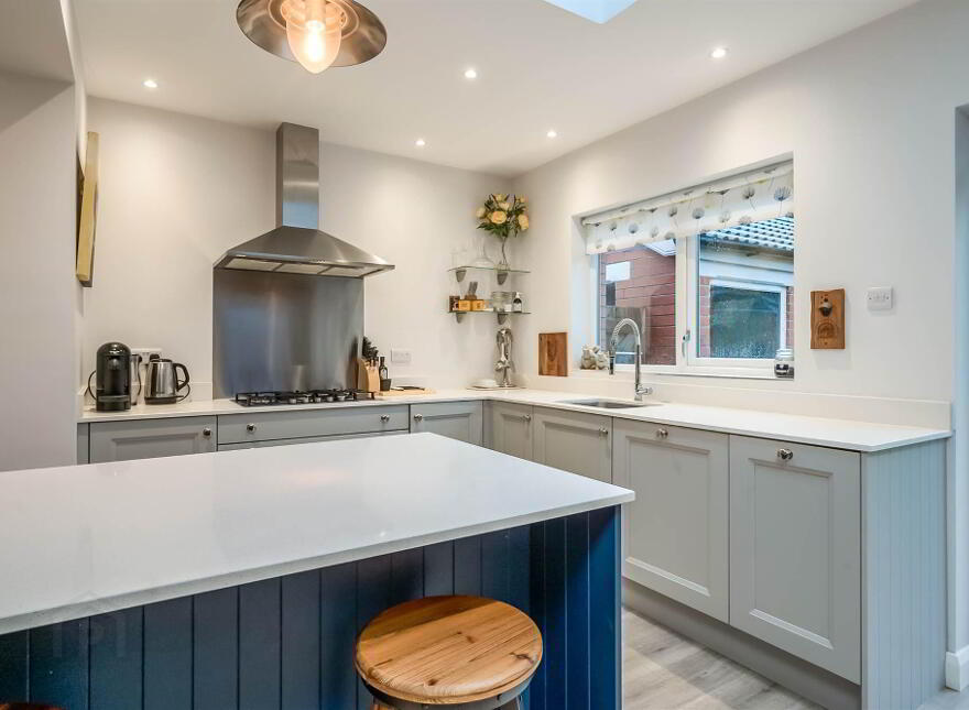 9 Tudor Avenue, Belfast, BT6 9LR