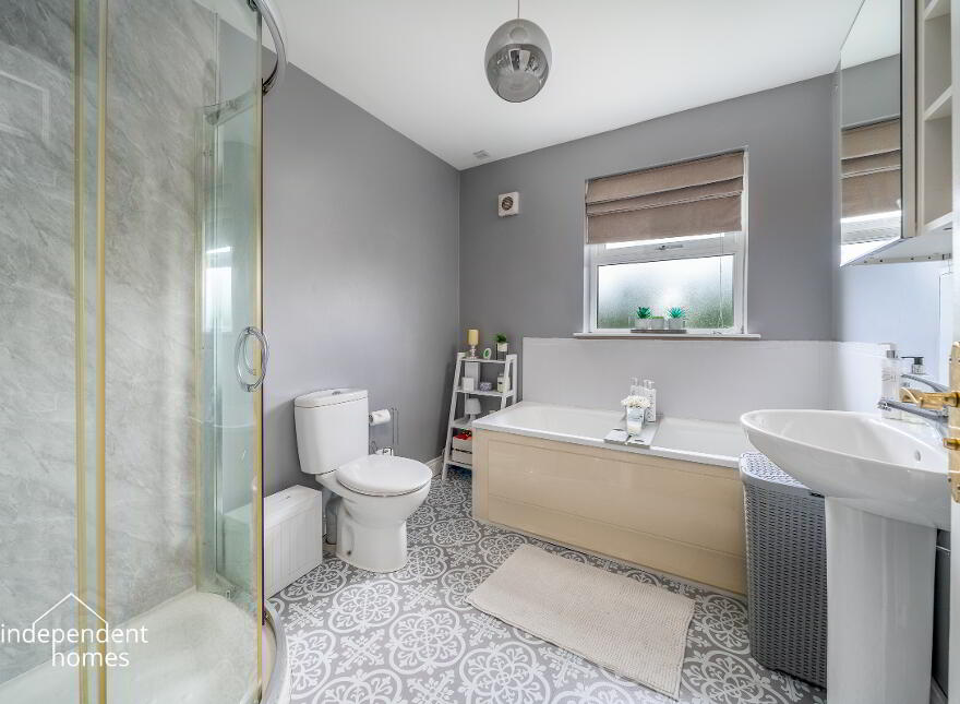 14 Loranville, Larne, BT40 2AY