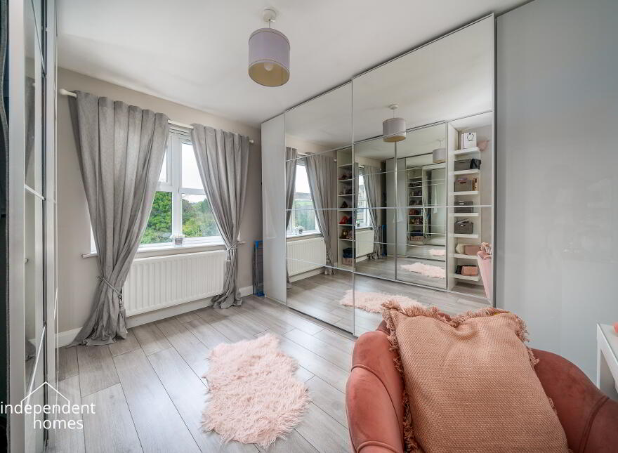 14 Loranville, Larne, BT40 2AY