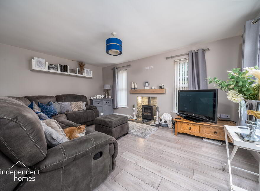 14 Loranville, Larne, BT40 2AY