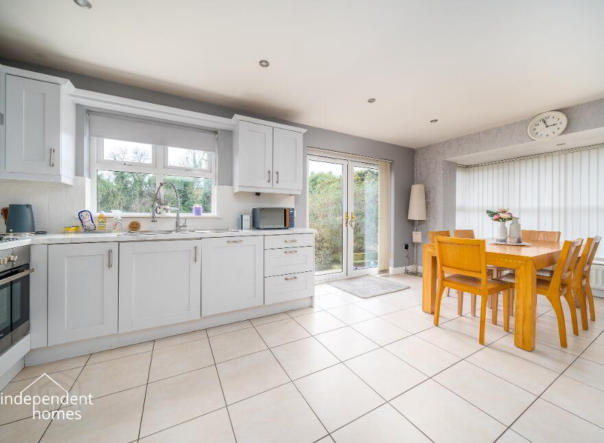 14 Loranville, Larne, BT40 2AY