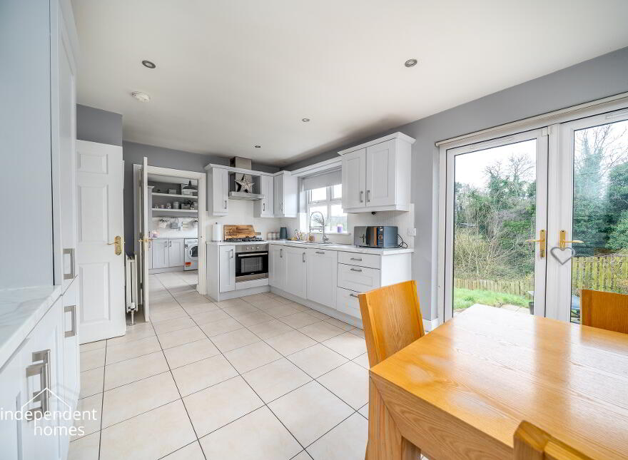 14 Loranville, Larne, BT40 2AY