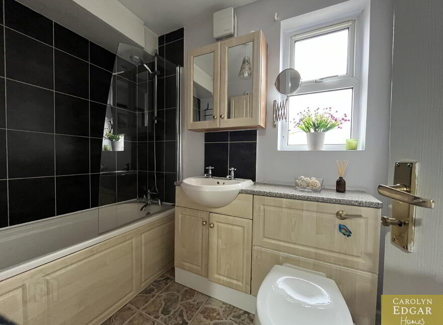 9 Spinners Court, Comber, Newtownards, BT23 5WL