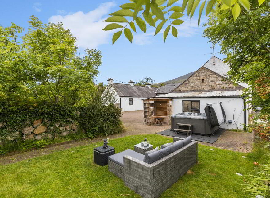 387 Glassdrumman Road, Annalong, BT34 4QN
