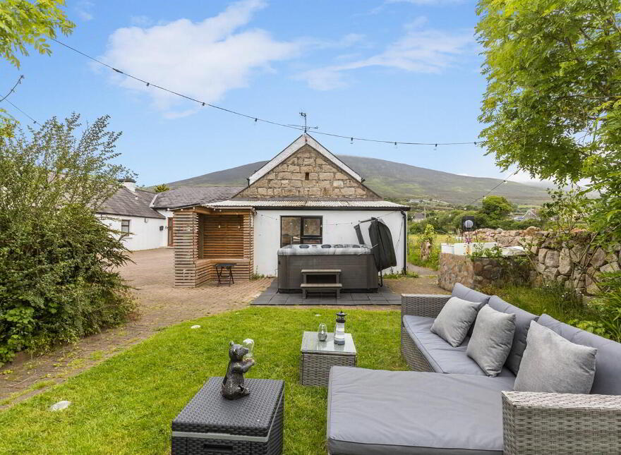 387 Glassdrumman Road, Annalong, BT34 4QN