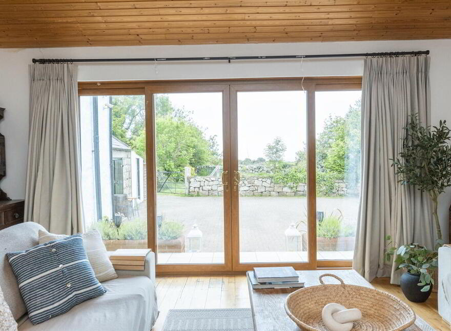 387 Glassdrumman Road, Annalong, BT34 4QN