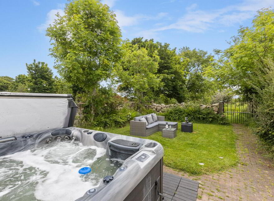 387 Glassdrumman Road, Annalong, BT34 4QN