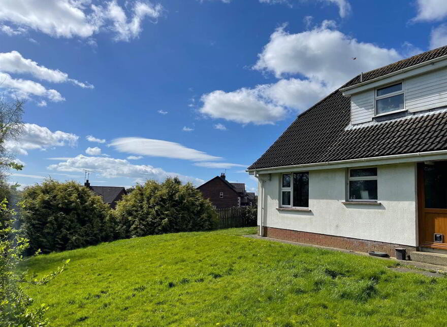 8 Ardfern Road, Downpatrick, BT30 6TW