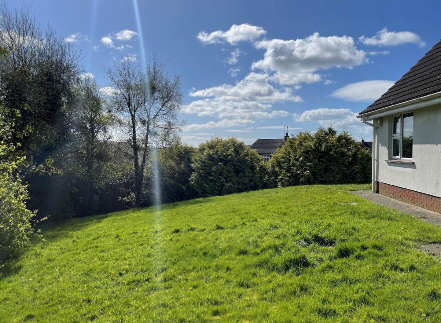 8 Ardfern Road, Downpatrick, BT30 6TW