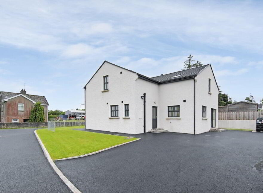 2 Esker Road, Dromore, Omagh, BT78 3JH