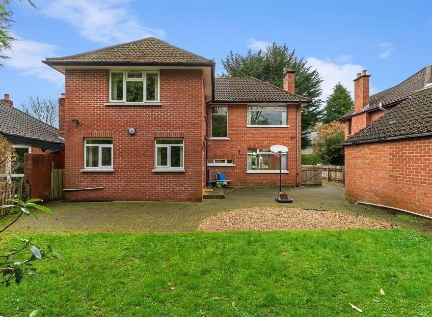 39 Mount Eden Park, Belfast, BT9 6RB