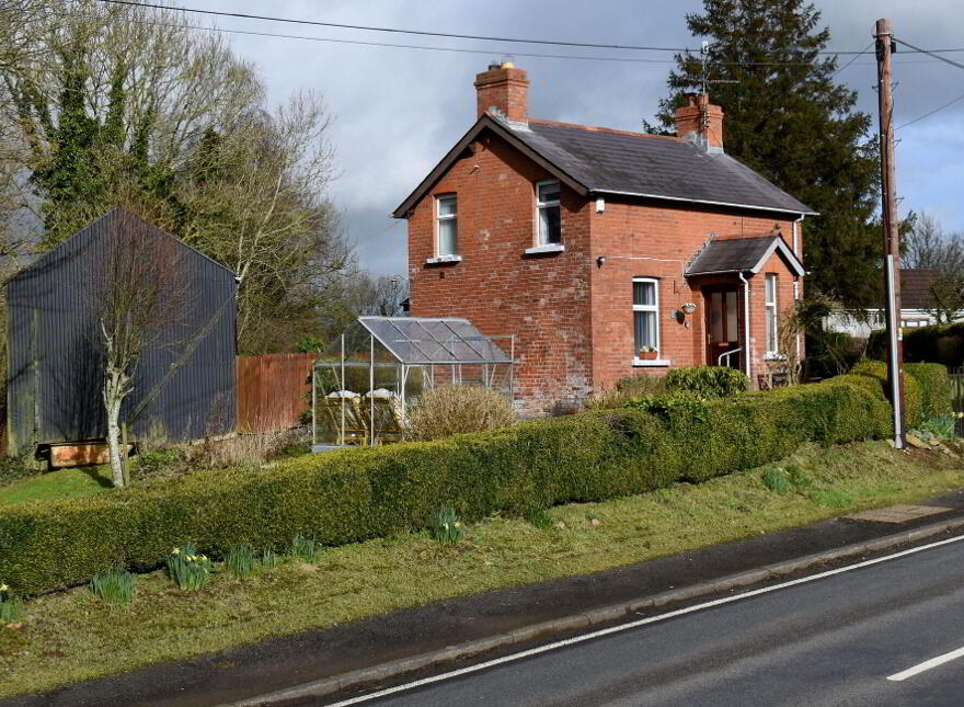 Country Cottage With Paddock, 16 Belfast Road, Glenavy, BT29 4LL photo