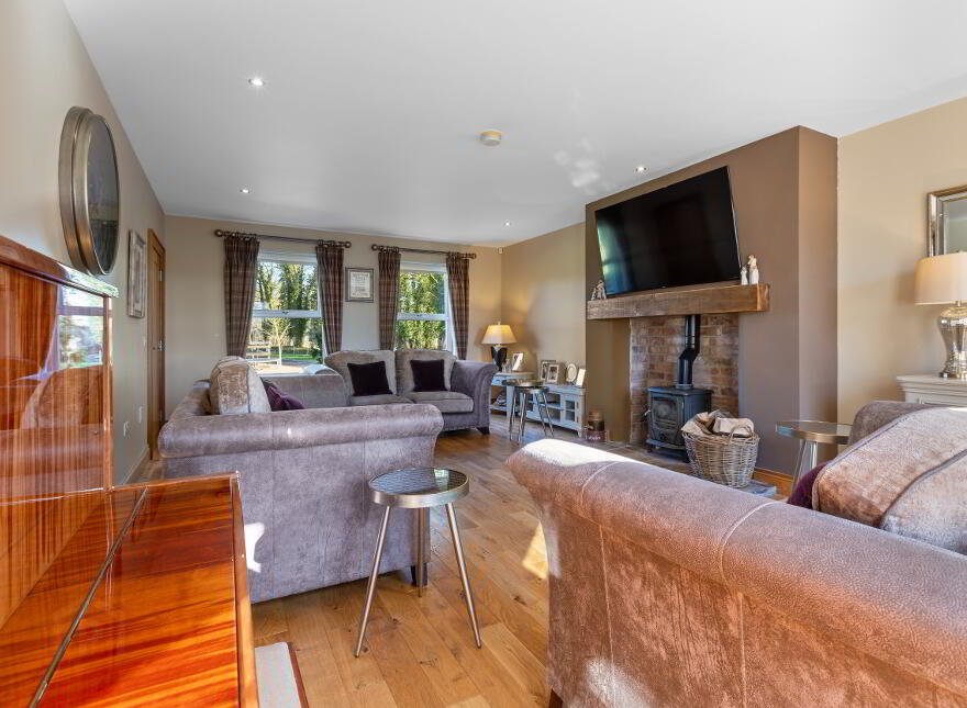 12 Aghacully Road, Broughshane, Ballymena, BT43 7JS