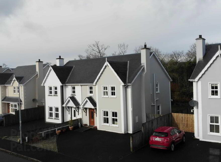 13 New Park Gardens, Moville, F93Y2C9 photo