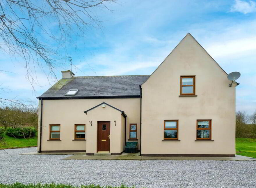 House On Approx 18 Acres, Moanlahan, Kildinan, T56HY90