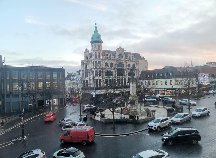 15 A & B The Diamond, Cityside, Derry/Londonderry, BT48 6HW