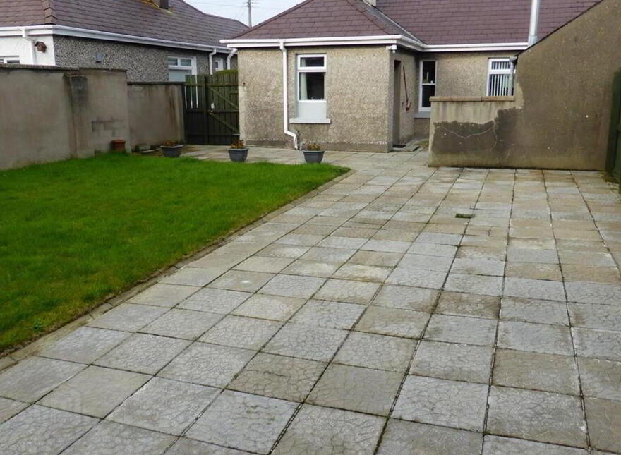 HOLIDAY, 4 Beaghville Drive, Portrush, BT56 8EF